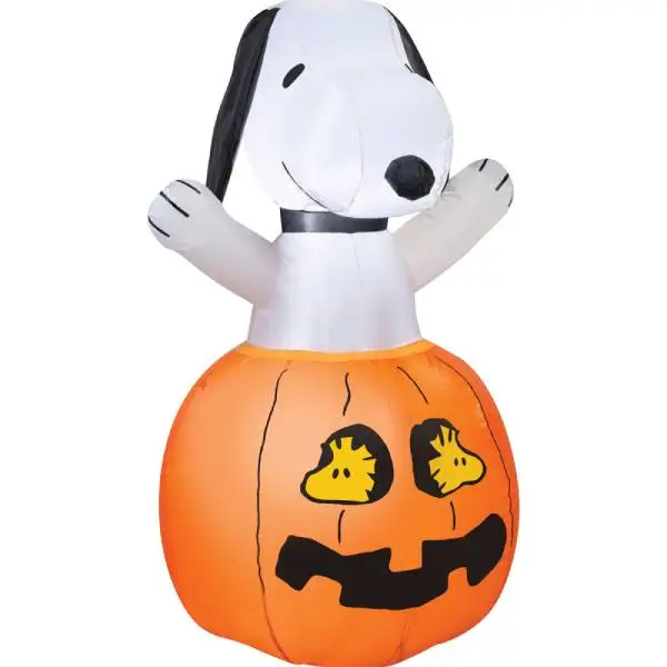 AIRBLOWN SNOOPY IN PUMPKIN W/W 1 AIRBLOWN SNOOPY IN PUMPKIN W/W